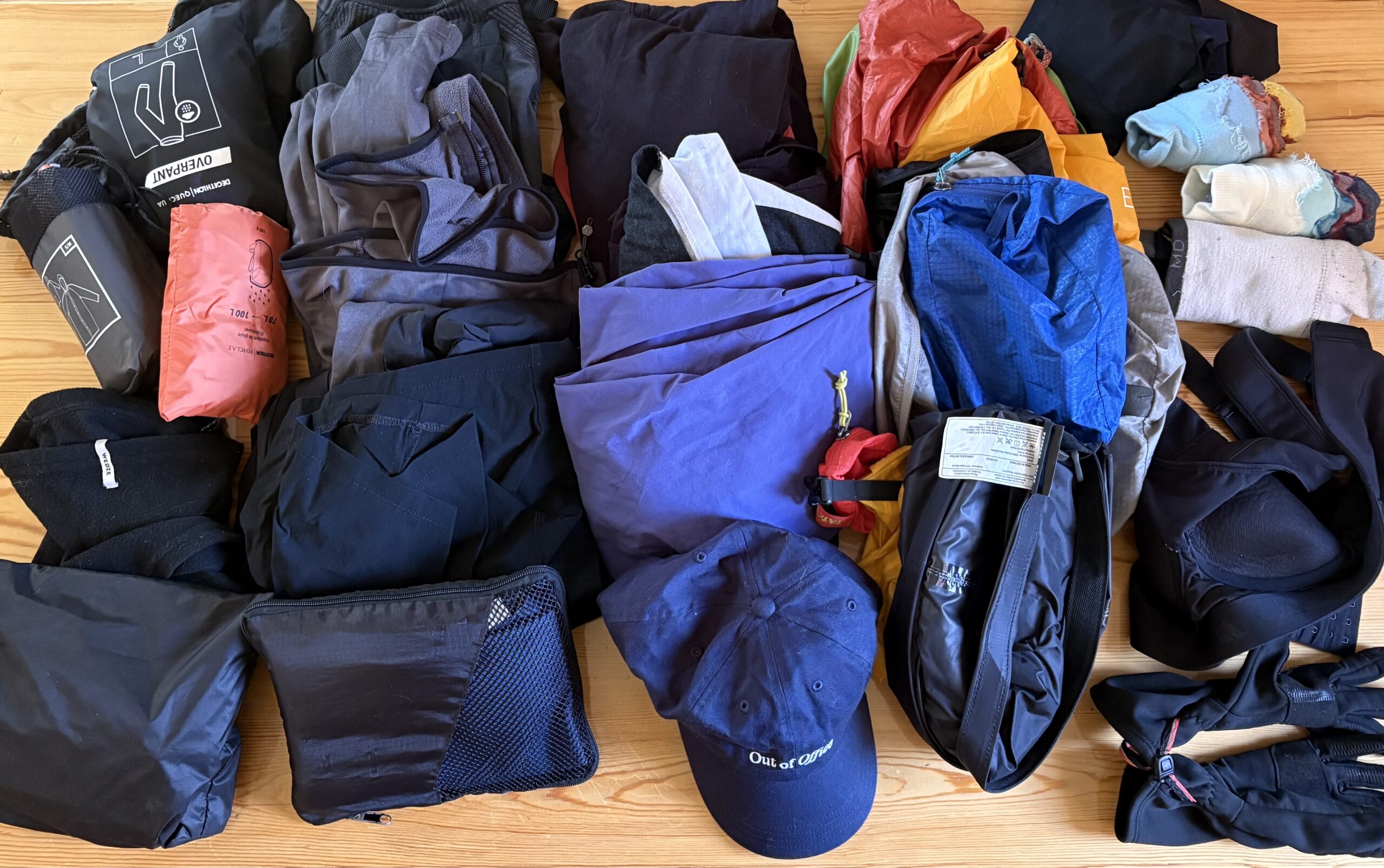Wanderausrüstung für den Kungsleden: Rucksäcke, Zelt und Neros Ruffwear-Geschirr für 450 km von Hemavan nach Abisko